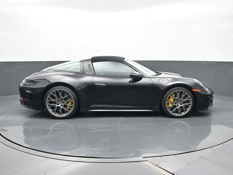 2026 Porsche 992 Targa 4 & 4S - Image 20 of 30