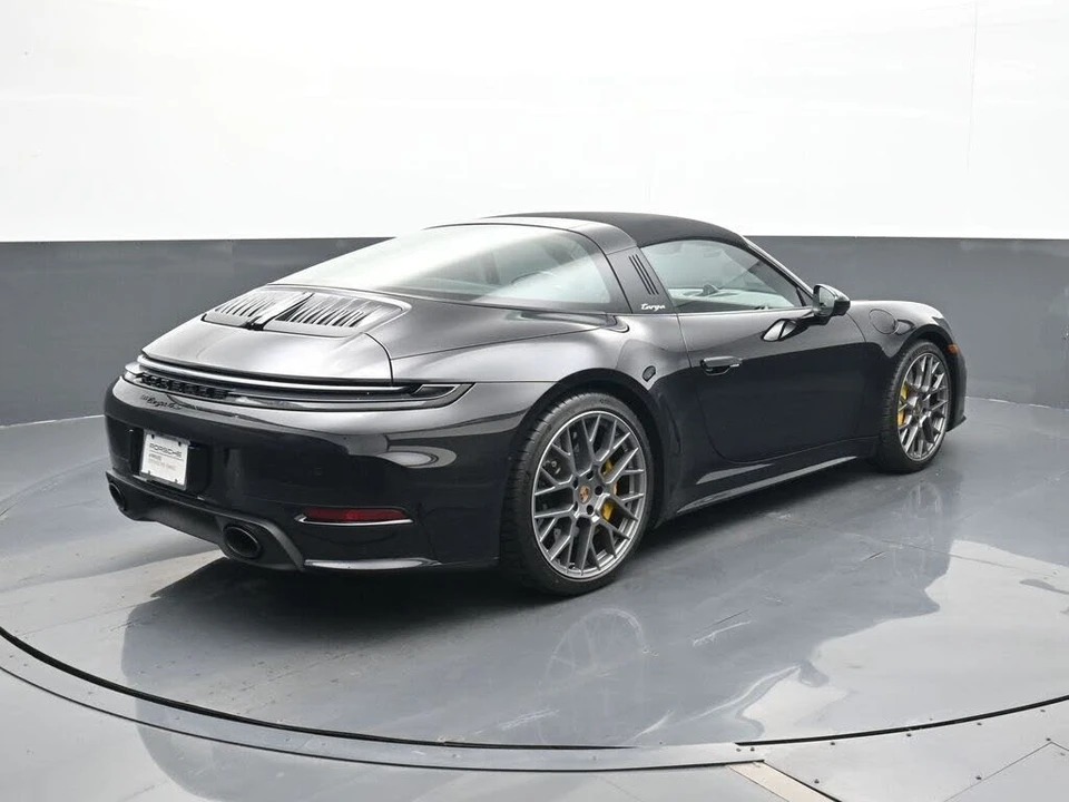 2026 Porsche 992 Targa 4 & 4S - Image 19 of 30