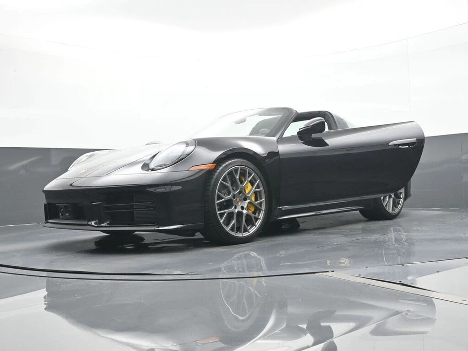 2026 Porsche 992 Targa 4 & 4S - Image 27 of 30