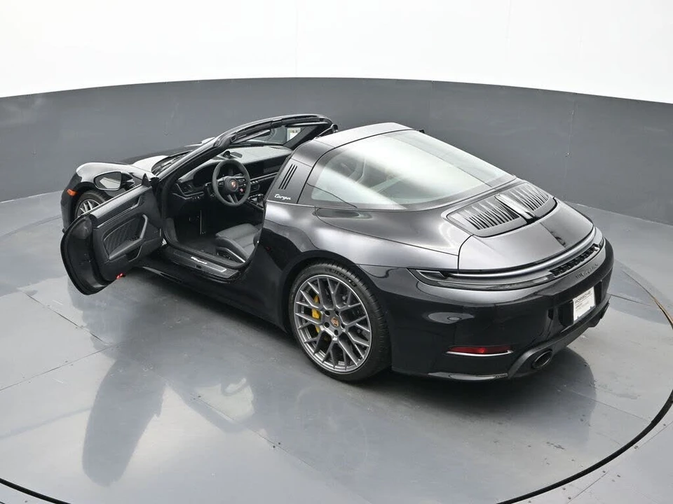 2026 Porsche 992 Targa 4 & 4S - Image 25 of 30