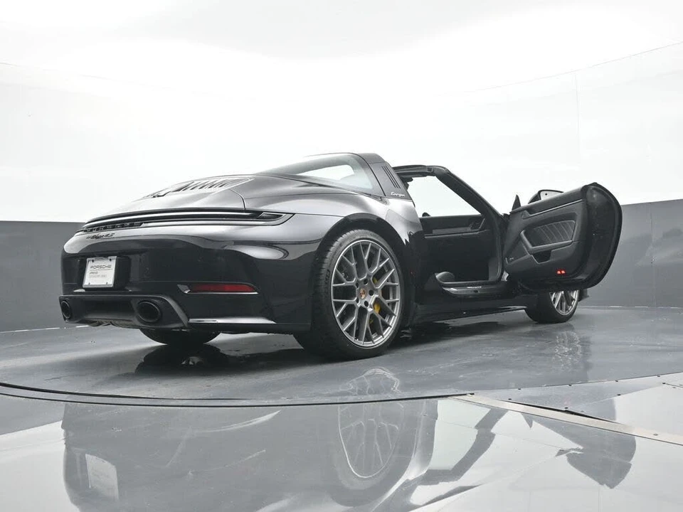 2026 Porsche 992 Targa 4 & 4S - Image 23 of 30