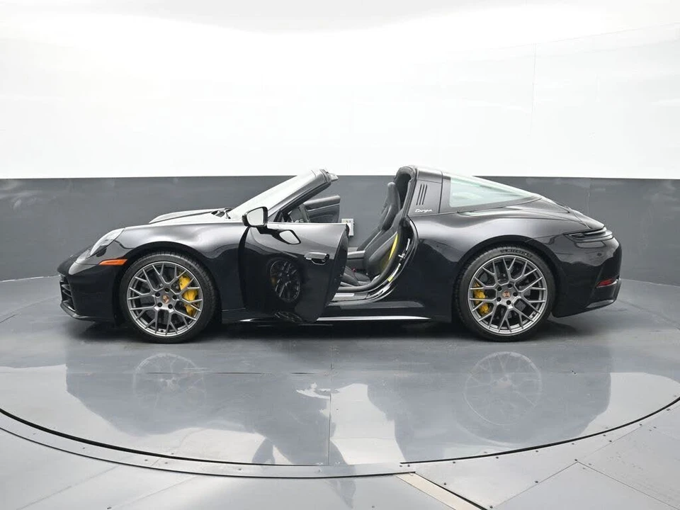 2026 Porsche 992 Targa 4 & 4S - Image 26 of 30