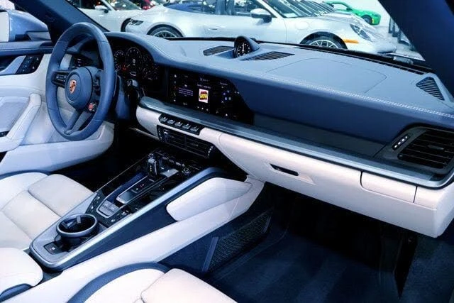 2026 Porsche 992 Targa 4 & 4S - Image 25 of 31