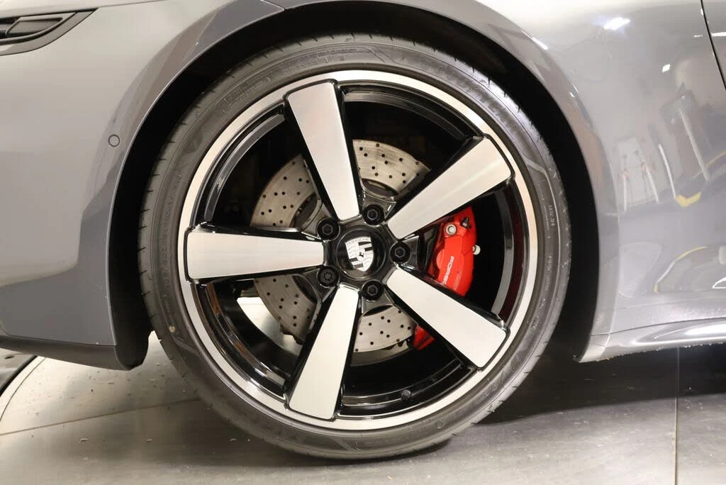 2026 Porsche 992 Targa 4 & 4S - Image 20 of 31