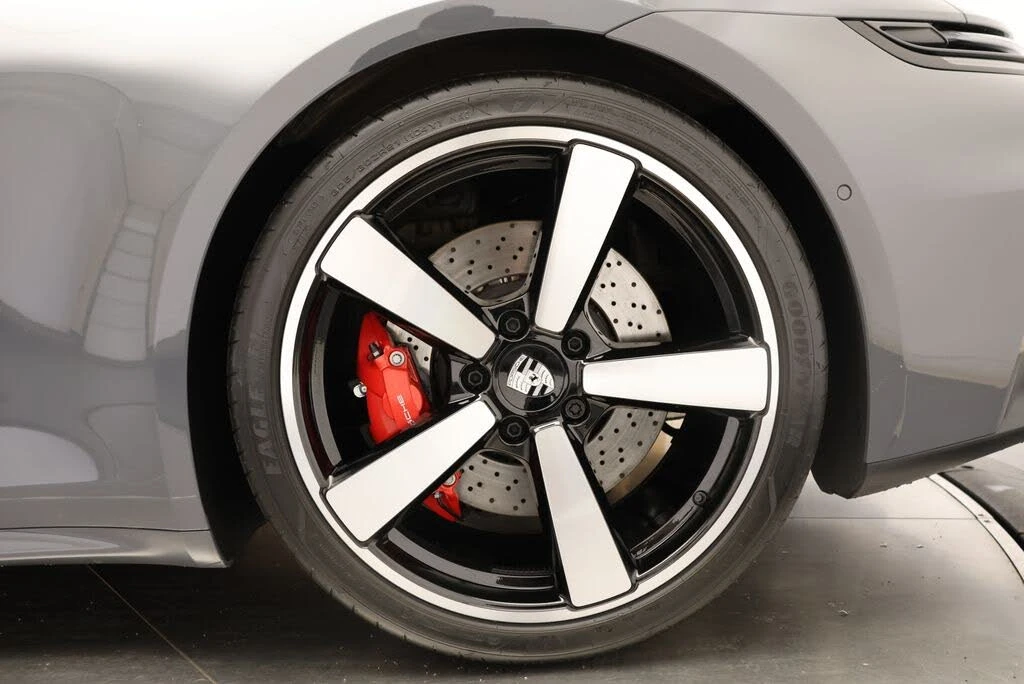 2026 Porsche 992 Targa 4 & 4S - Image 19 of 31
