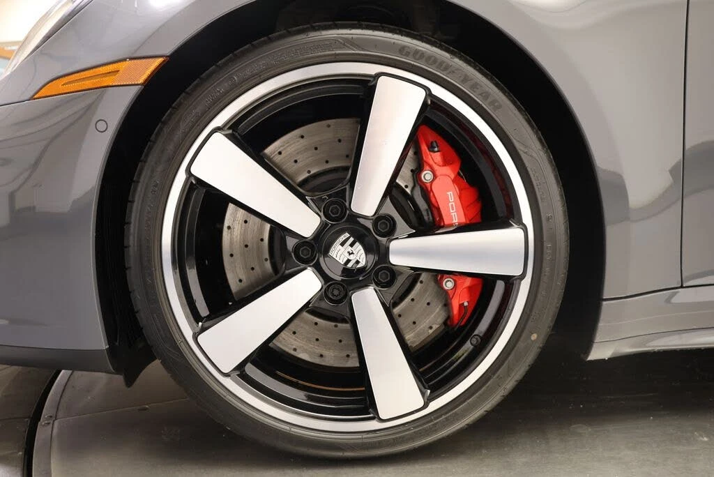 2026 Porsche 992 Targa 4 & 4S - Image 18 of 31