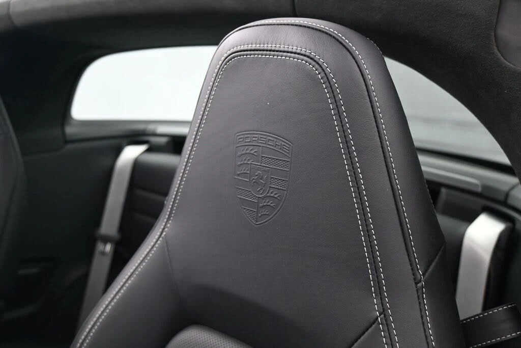 2026 Porsche 992 Targa 4 & 4S - Image 17 of 31