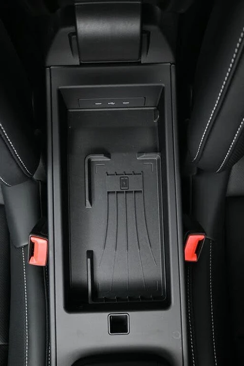 2026 Porsche 992 Targa 4 & 4S - Image 24 of 31
