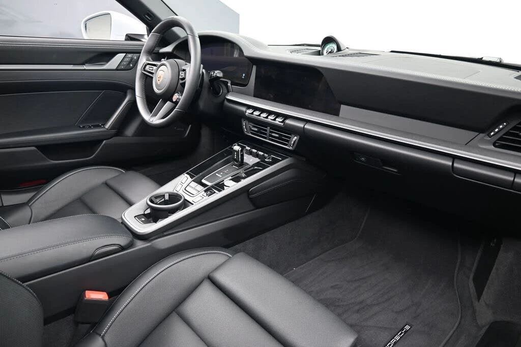2026 Porsche 992 Targa 4 & 4S - Image 18 of 31