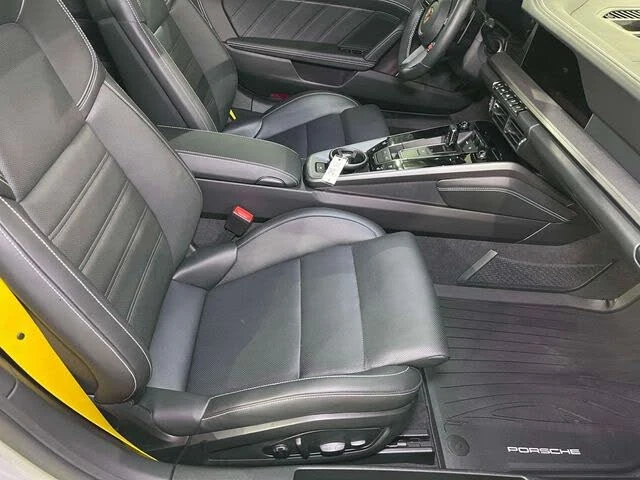 2026 Porsche 992 Targa 4 & 4S - Image 19 of 31