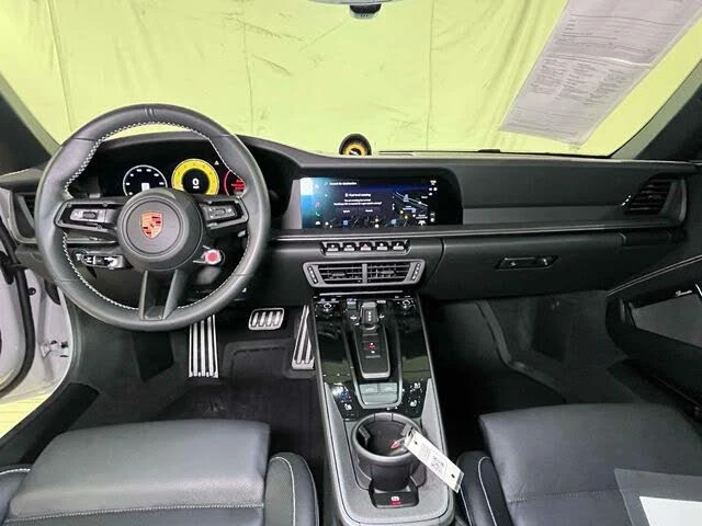 2026 Porsche 992 Targa 4 & 4S - Image 22 of 31