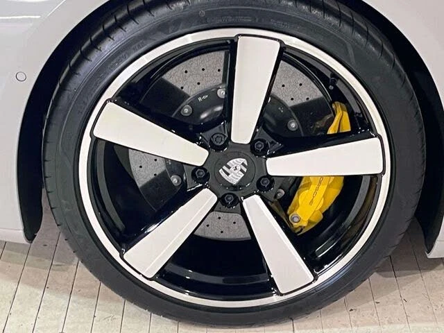 2026 Porsche 992 Targa 4 & 4S - Image 14 of 31