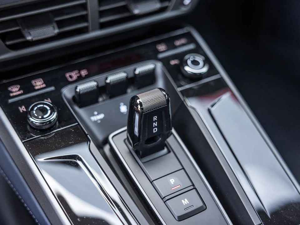 2026 Porsche 992 Targa 4 & 4S - Image 24 of 30