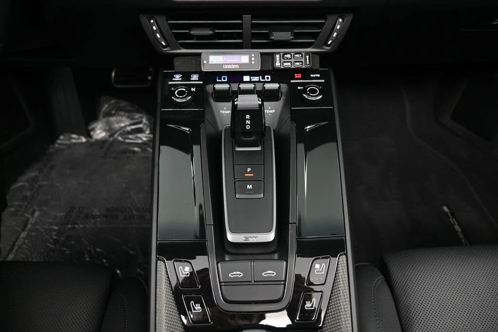 2026 Porsche 992 Targa 4 & 4S - Image 18 of 31