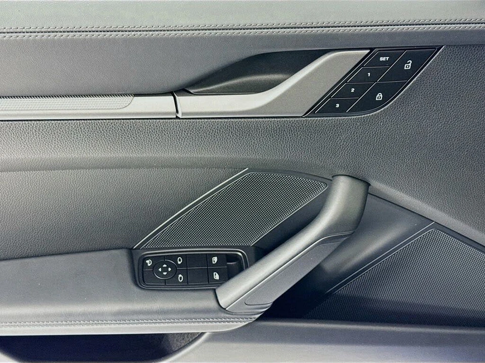 2026 Porsche 992 Targa 4 & 4S - Image 11 of 31