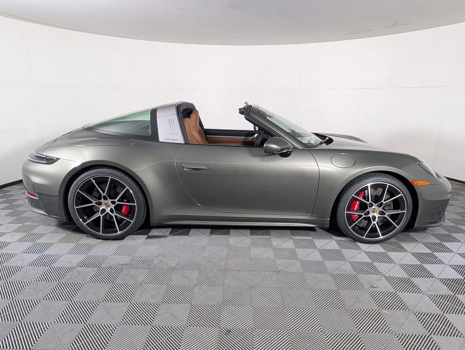 2026 Porsche 992 Targa 4 & 4S - Image 8 of 31