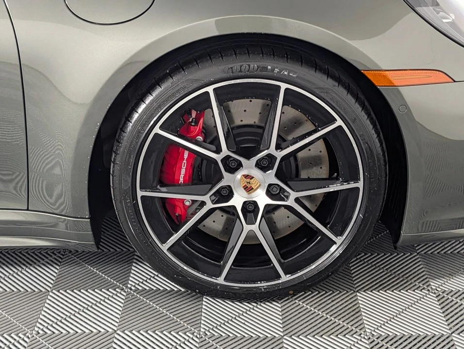 2026 Porsche 992 Targa 4 & 4S - Image 14 of 31
