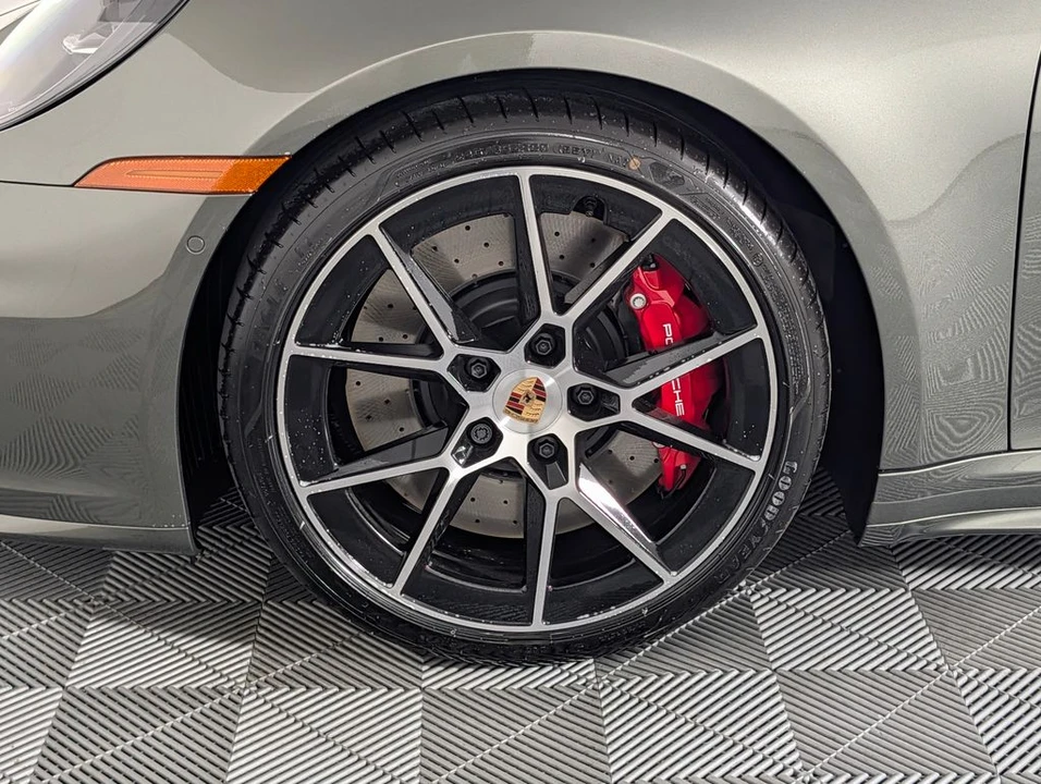 2026 Porsche 992 Targa 4 & 4S - Image 11 of 31