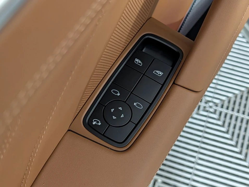 2026 Porsche 992 Targa 4 & 4S - Image 26 of 31