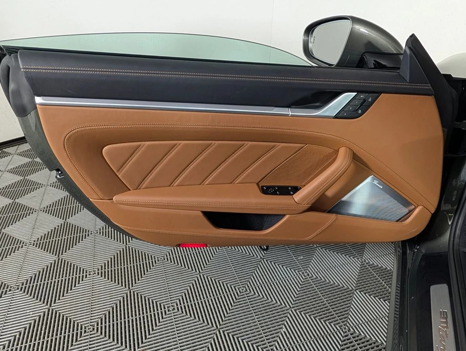 2026 Porsche 992 Targa 4 & 4S - Image 24 of 31