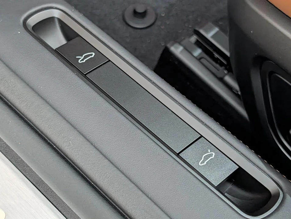2026 Porsche 992 Targa 4 & 4S - Image 28 of 31