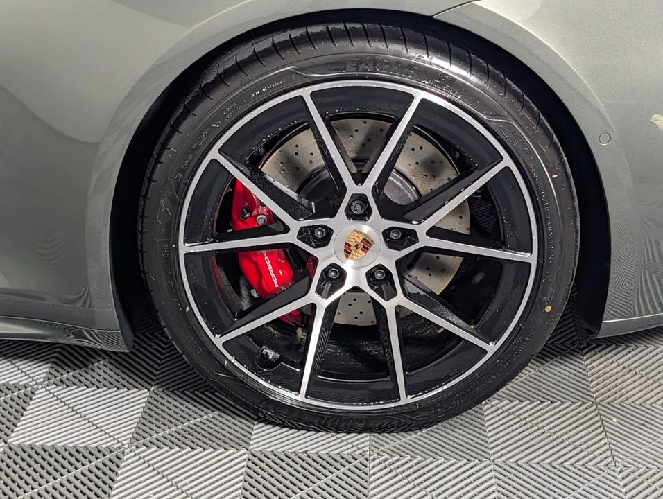 2026 Porsche 992 Targa 4 & 4S - Image 12 of 31