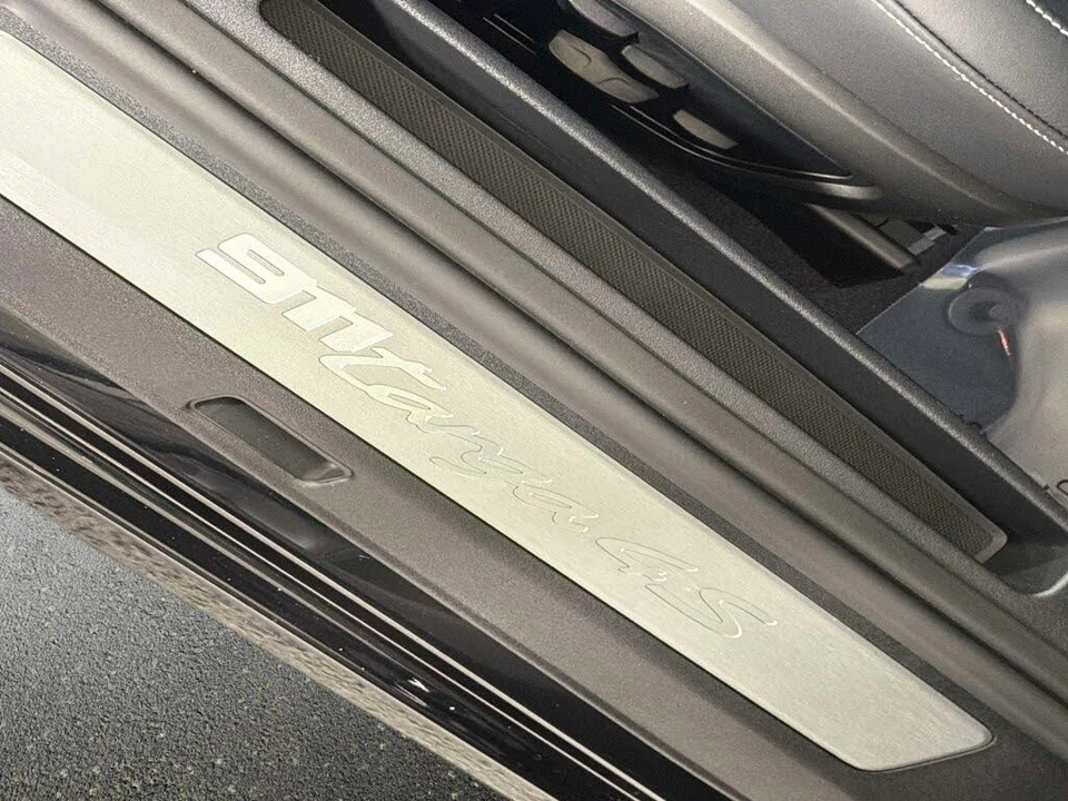 2026 Porsche 992 Targa 4 & 4S - Image 22 of 31