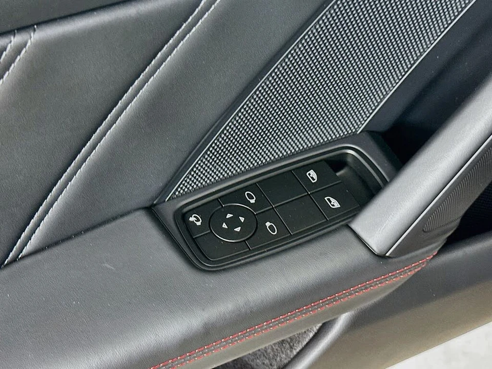 2026 Porsche 992 Targa 4 & 4S - Image 17 of 31