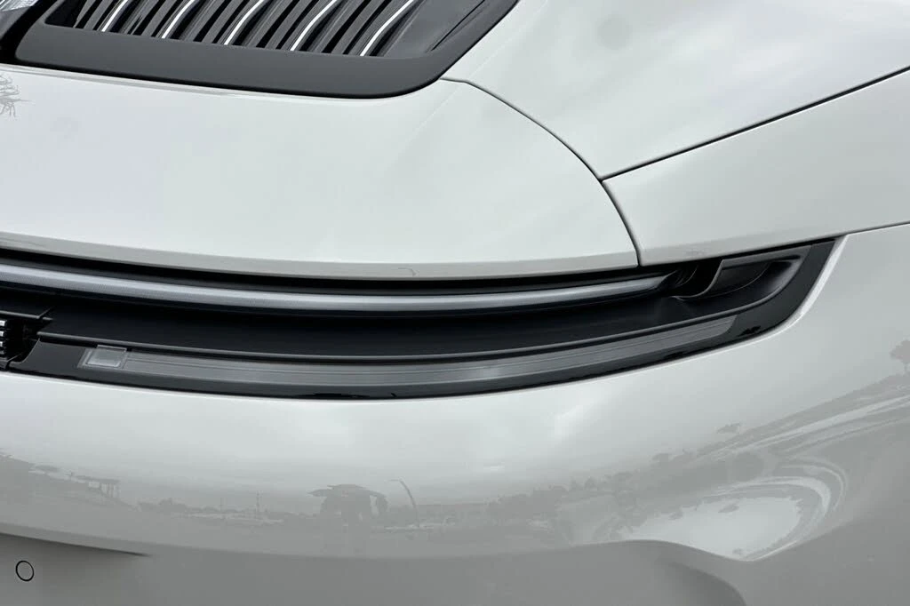 2026 Porsche 992 Targa 4 & 4S - Image 27 of 28