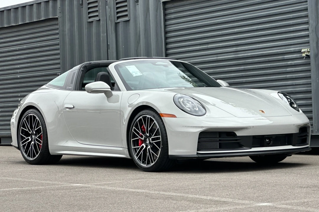 2026 Porsche 992 Targa 4 & 4S - Image 10 of 28