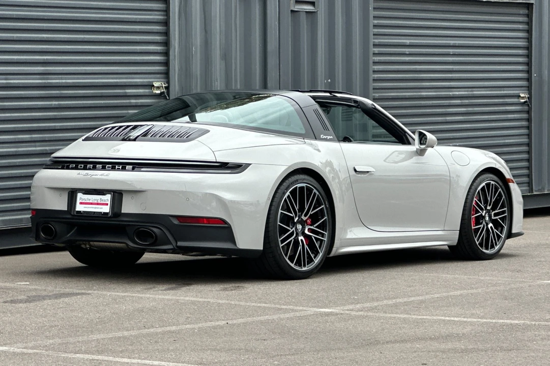 2026 Porsche 992 Targa 4 & 4S - Image 8 of 28