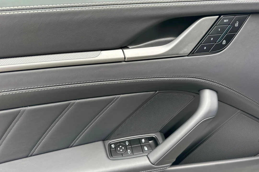 2026 Porsche 992 Targa 4 & 4S - Image 13 of 28