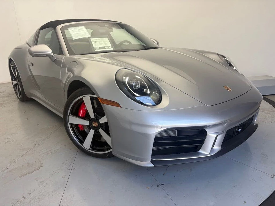 2026 Porsche 992 Targa 4 & 4S - Image 11 of 27