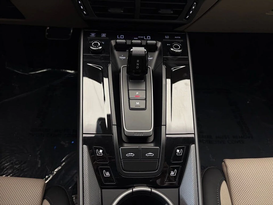 2026 Porsche 992 Targa 4 & 4S - Image 19 of 27