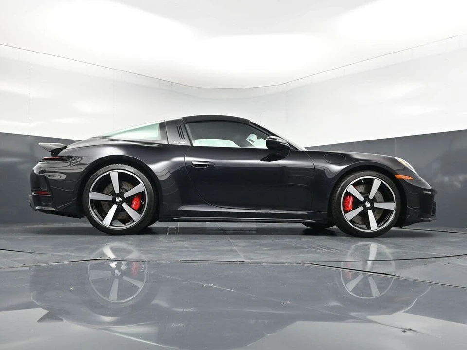 2026 Porsche 992 Targa 4 & 4S - Image 25 of 31