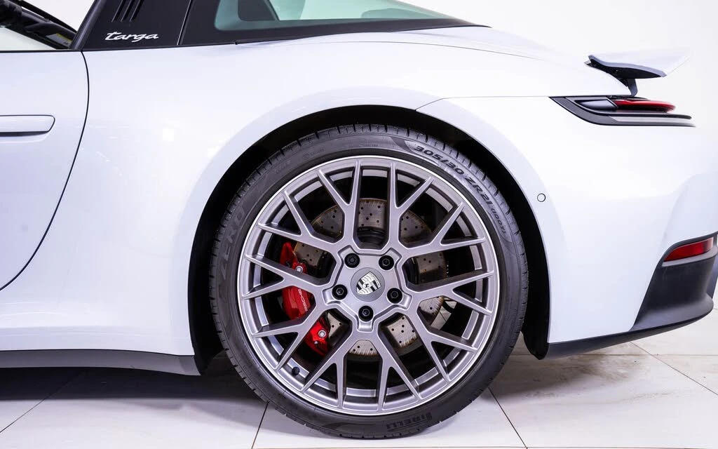2026 Porsche 992 Targa 4 & 4S - Image 14 of 24