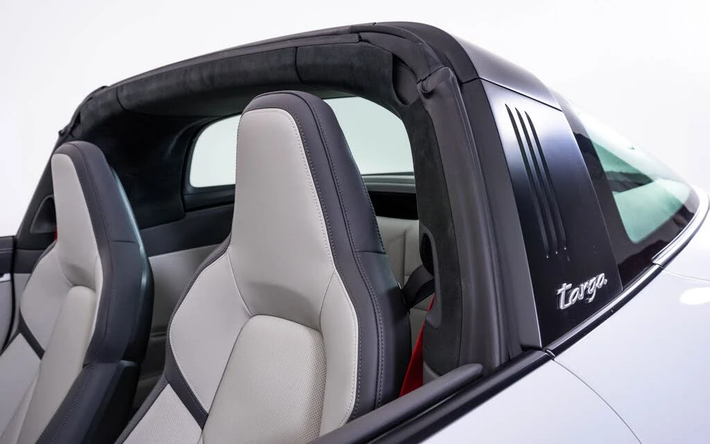 2026 Porsche 992 Targa 4 & 4S - Image 12 of 24