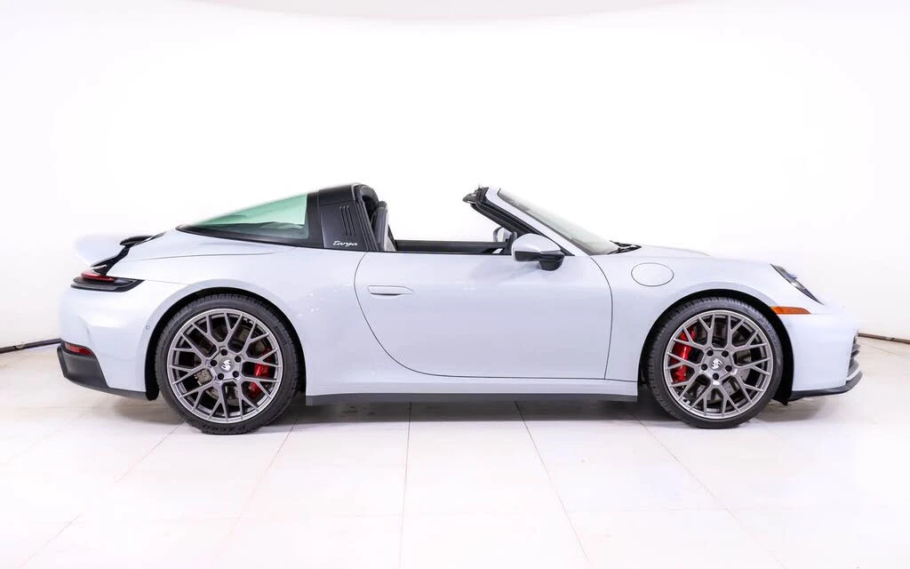 2026 Porsche 992 Targa 4 & 4S - Image 8 of 24