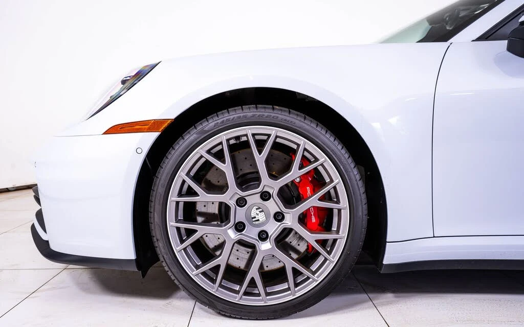 2026 Porsche 992 Targa 4 & 4S - Image 13 of 24