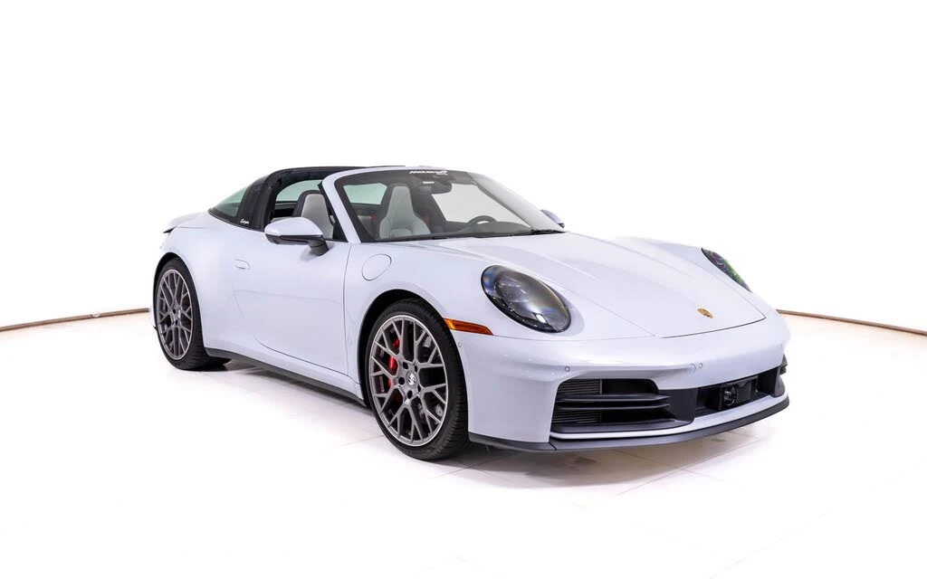 2026 Porsche 992 Targa 4 & 4S - Image 9 of 24