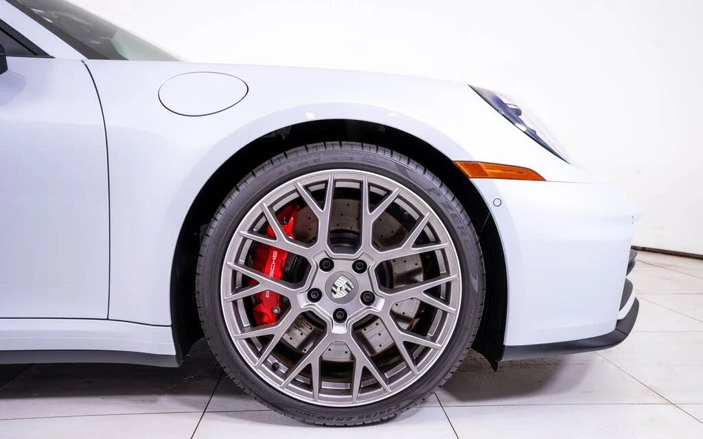 2026 Porsche 992 Targa 4 & 4S - Image 16 of 24