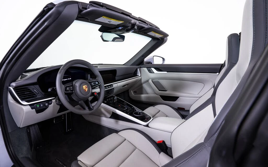 2026 Porsche 992 Targa 4 & 4S - Image 18 of 24