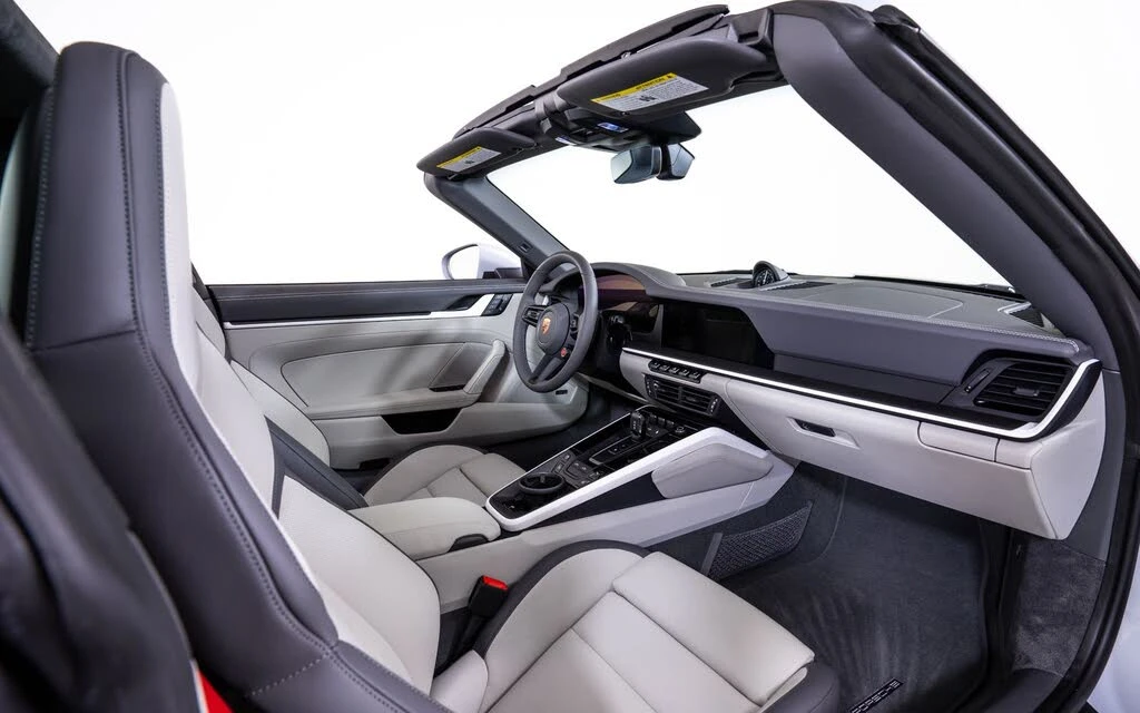 2026 Porsche 992 Targa 4 & 4S - Image 21 of 24
