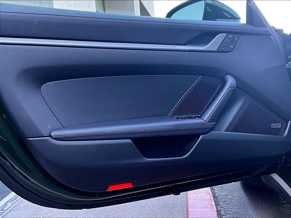 2026 Porsche 992 Targa 4 & 4S - Image 19 of 26