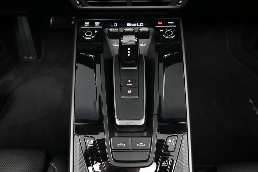 2026 Porsche 992 Targa 4 & 4S - Image 18 of 31