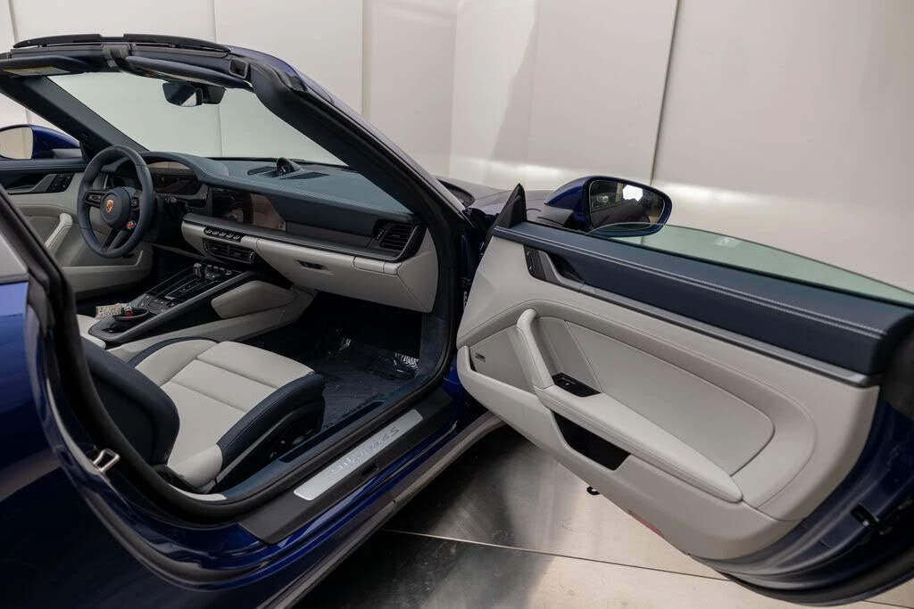 2026 Porsche 992 Targa 4 & 4S - Image 22 of 31