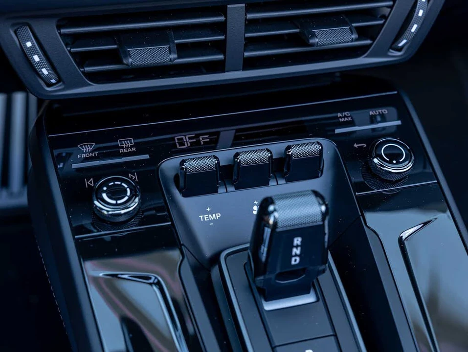 2026 Porsche 992 Targa 4 & 4S - Image 23 of 31