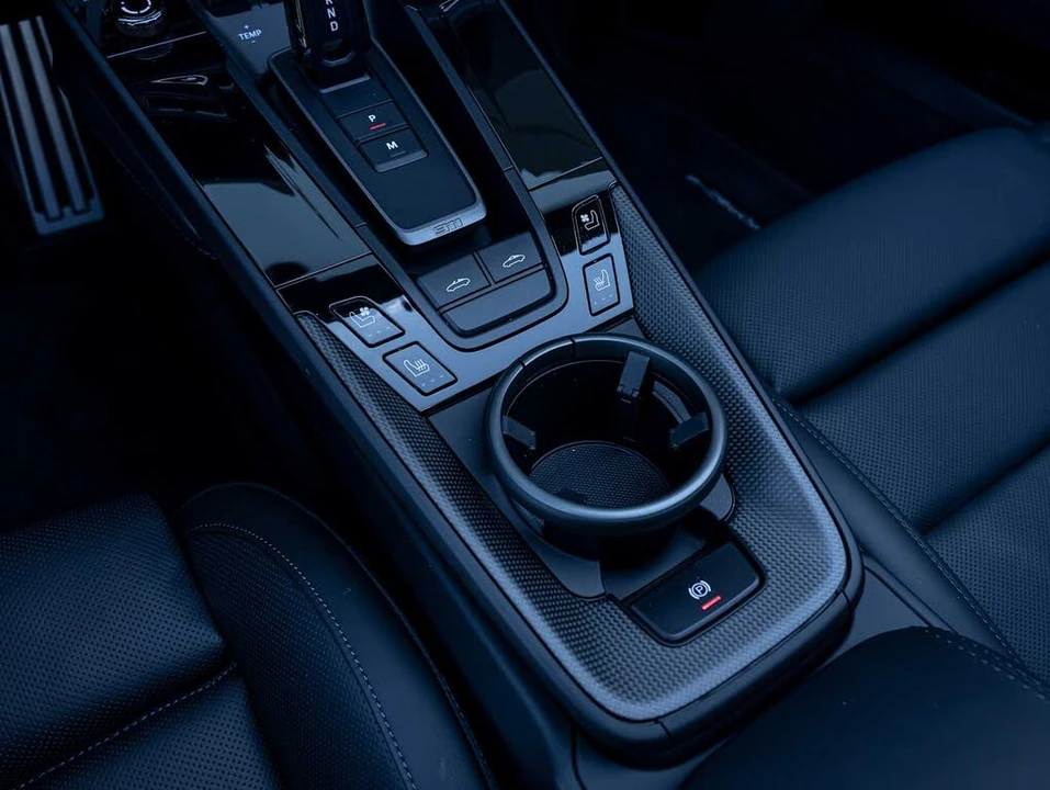 2026 Porsche 992 Targa 4 & 4S - Image 24 of 31