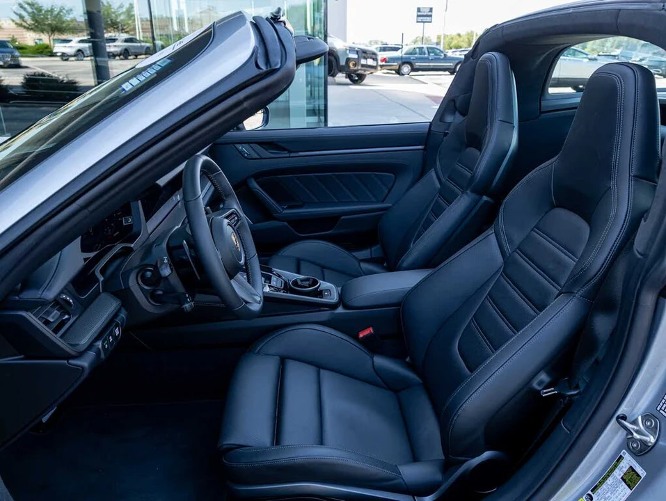 2026 Porsche 992 Targa 4 & 4S - Image 29 of 31