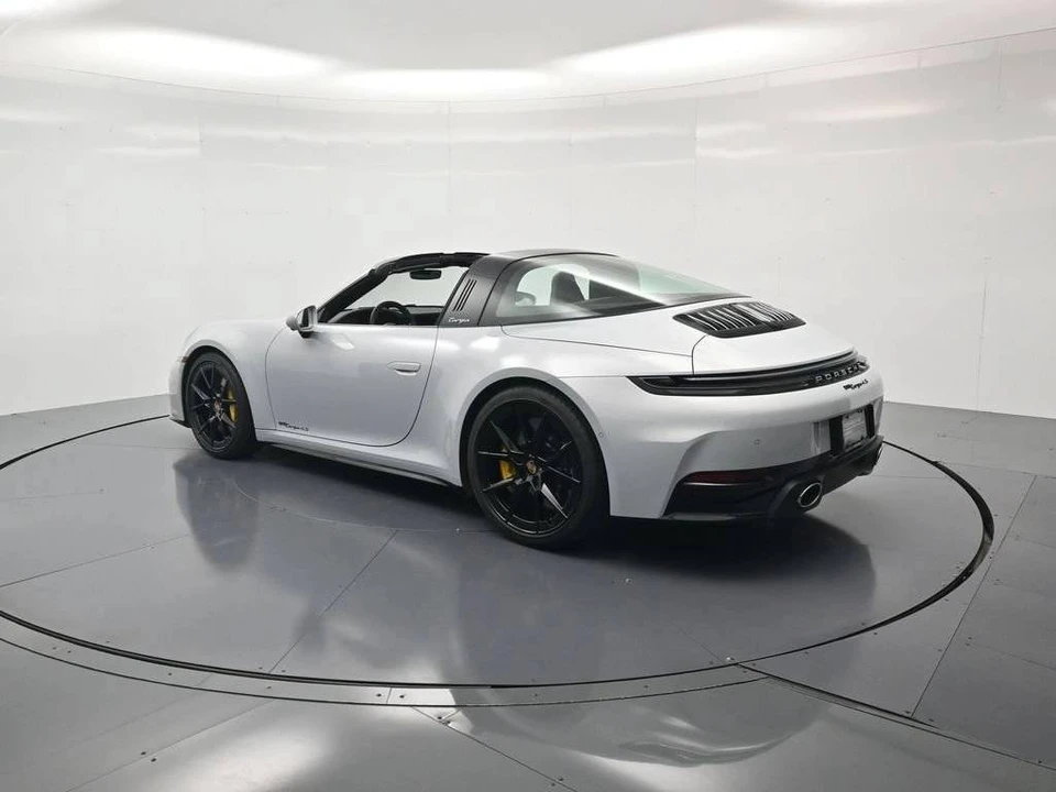 2026 Porsche 992 Targa 4 & 4S - Image 3 of 4